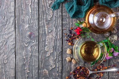 Eski arka plan üzerinde çay