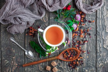 Eski arka plan üzerinde çay