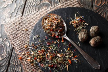 Eski arka plan üzerinde çay