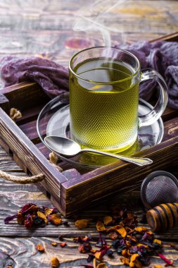 Eski arka plan üzerinde çay