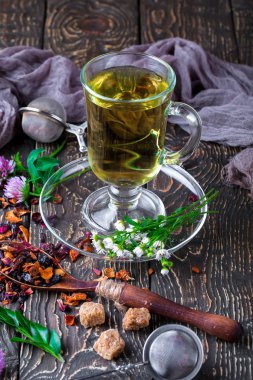 Eski arka plan üzerinde çay