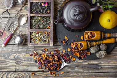 Eski arka plan üzerinde çay