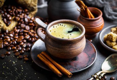 Eski arka plan üzerinde çay