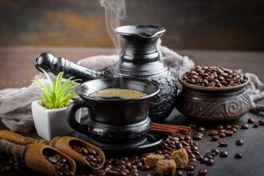 Eski arka plan üzerinde kahve siyah