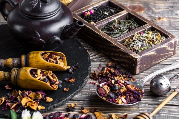 Eski arka plan üzerinde çay