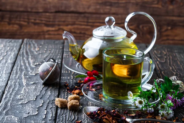 Eski arka plan üzerinde çay