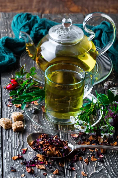 Eski arka plan üzerinde çay