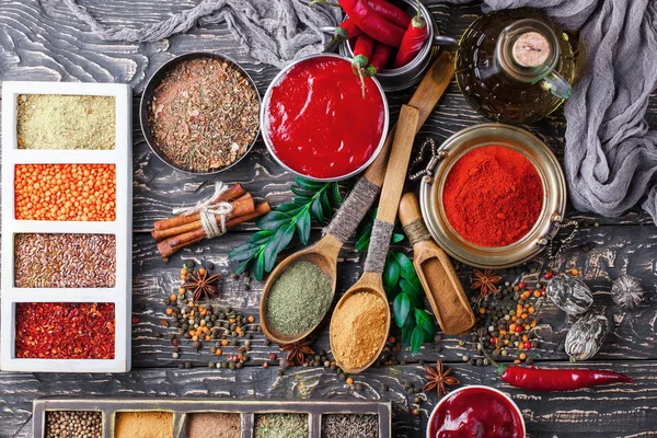 Kryddor Och Smaktillsatser För Mat — Stockfoto