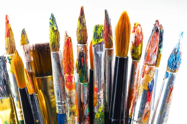 Boya fırçaları ve çizim için boyalar.