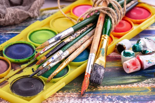 Pinceles Pinturas Para Dibujar — Foto de Stock