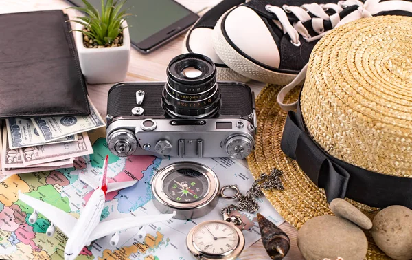 Artículos Accesorios Para Viajero Fondo Viejo Sobre Mesa — Foto de Stock