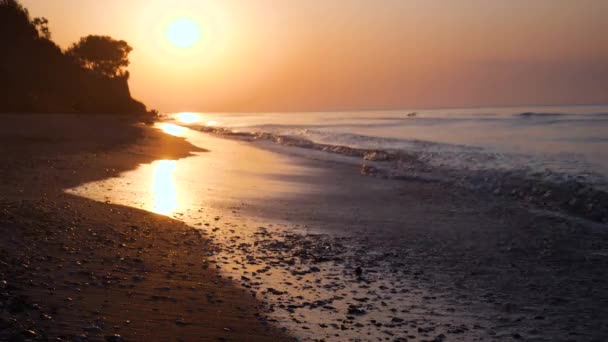 Wschód Słońca Nad Morzem Porannej Plaży — Wideo stockowe