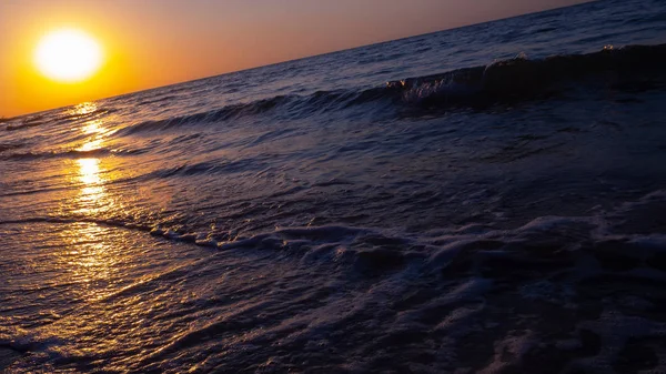 Wschód Słońca Nad Morzem Porannej Plaży — Zdjęcie stockowe