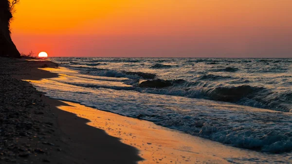 Wschód Słońca Nad Morzem Porannej Plaży — Zdjęcie stockowe