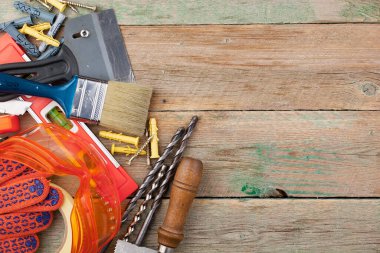 Eski arkaplanda farklı araçlar.