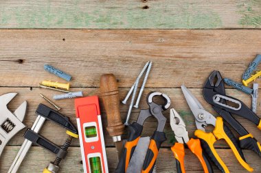 Eski arkaplanda farklı araçlar.