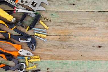 Eski arkaplanda farklı araçlar.