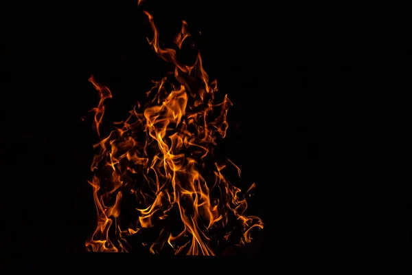 Rudý Oheň Plamen Černém Pozadí Temnotě — Stock fotografie