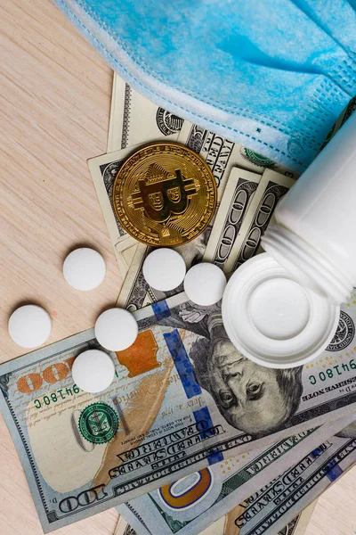 Bitcoin Pill Dollars — Stock Photo, Image