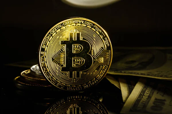 Zlatá Bitcoin Černém Pozadí Koncepce Těžba Kryptoměn Prostoru Kopie — Stock fotografie