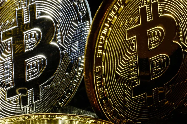 Bitcoins Auf Schwarzer Computertastatur — Stockfoto