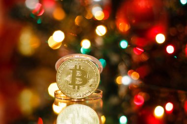 Kırmızı Noel zemin üzerine altın bitcoins 