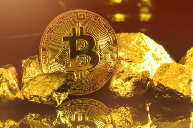 Bitcoin ve altın nuggets, kripto para birimi kavramı Höyük