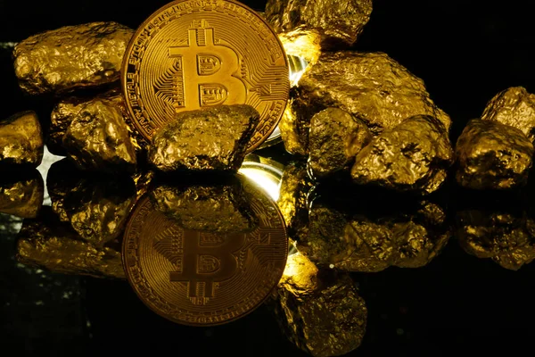 Bitcoin Montículo Pepitas Oro Criptomoneda Bitcoin — Foto de Stock