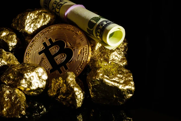 Goldene Bitcoin Münze Und Hügel Von Gold Bitcoin Kryptowährung Geschäftskonzept — Stockfoto