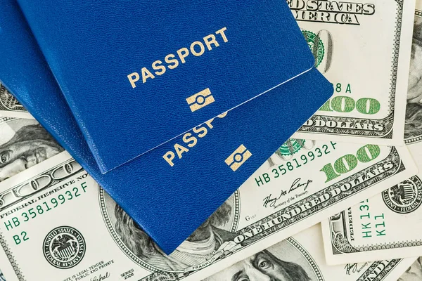 Biyometrik pasaport ve iki banknot yüz dolar için ücretsiz seyahat vize