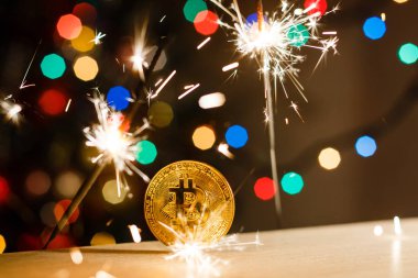 Noel bengal ışıklar zemin üzerine altın bitcoin