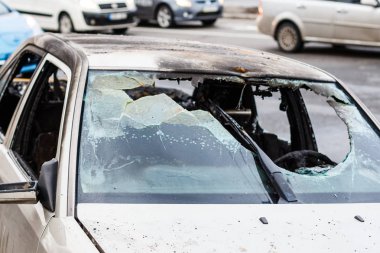 Kırık ön cam ulaşım kaza ile kaza araba