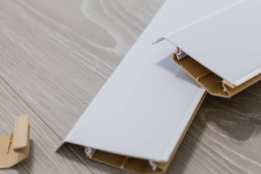 Beyaz Süpürgelik, köşe araçları süpürgelik yükleme