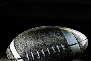 Amerikan futbol kopya alanı ile siyah arka plan yerine