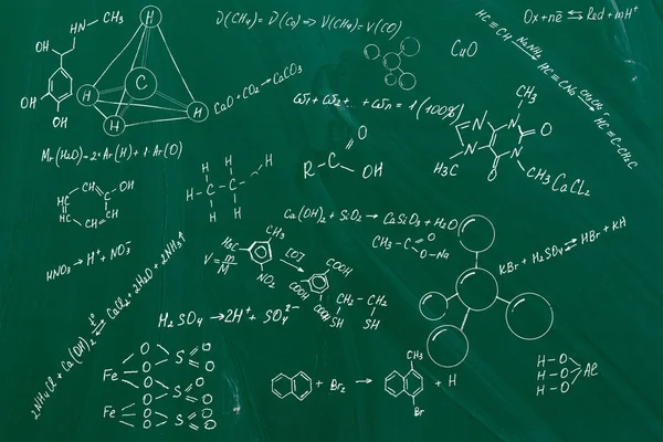 板型背景下的分子模型与公式 — 图库照片