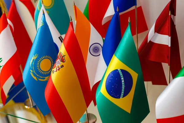 Dünya Ulusal bayrakları, görünümü kapatın