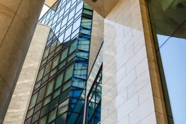 Cityscape ofis binaları modern kurumsal mimari iş ve başarı kavramı ile