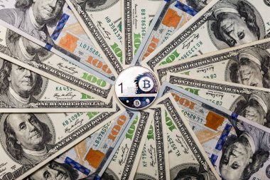 Yüz dolar üzerinde bir bitcoin kapatmak makro çekim faturaları