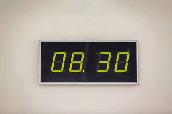 Orologio Digitale Nero Sfondo Bianco Che Mostra Tempo Ore Minuti — Foto Stock