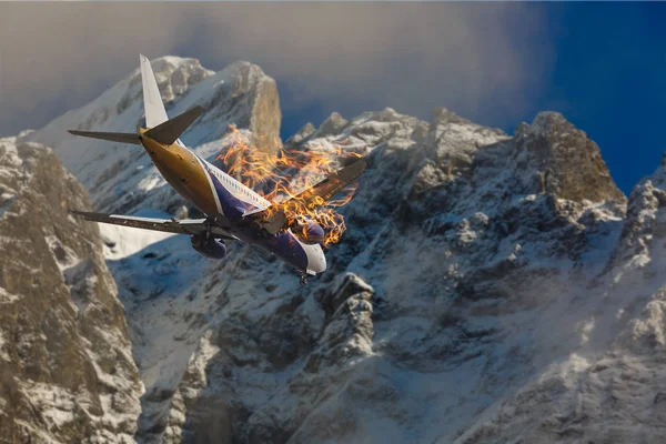 White Plane Engine Fire Crash Landscape Burning Mountains — Stock Photo, Image