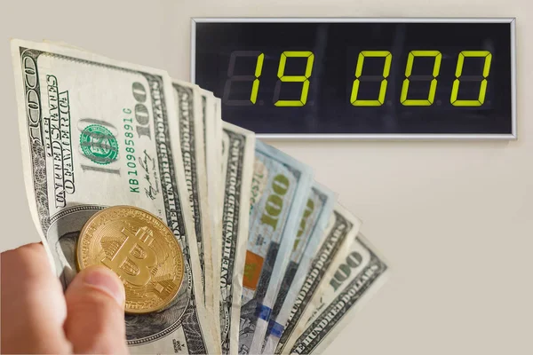 Bitcoin Change Taux Dollar Sur Affichage Moniteur Crypto Monnaie 19000 — Photo