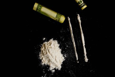  siyah bir arka plan ile Spot altın dolar 