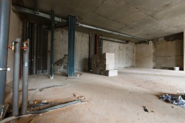 Metal çerçeveler ve Alçıpan (Pano) alçı duvarlar, üç demetleri ve dairede elektrik telleri için değil yapım aşamasında, tadilat, yenileme, uzantısı, restorasyon ve rekonstrüksiyon 