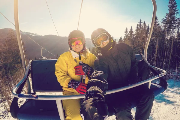 Happy Man Woman Ski Eyeglasses Rises Lift Carpathian Mountains Background — 图库照片
