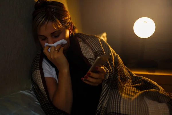 Sick Woman Flu Woman Caught Cold Sneezing Tissue Headache Virus — Stock Photo, Image