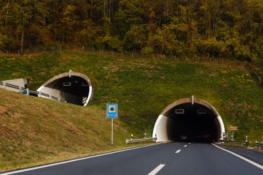 Tünel İsviçre yolda sürüş swiss yolda