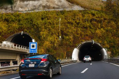 İsviçre - 29 Ekim 2017: Panorama Manzara yolun