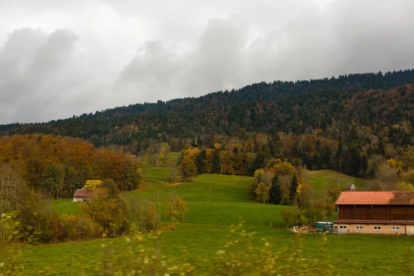 Horská Krajina Mraky Stromy — Stock fotografie