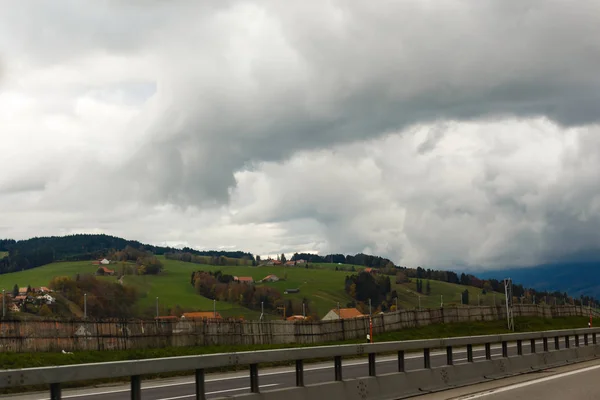 Vista Sulle Montagne Tra Nuvole — Foto Stock