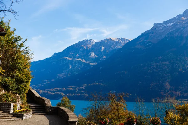 Verbazingwekkende Blauwe Meer Bergen Het Najaar Interlaken Zwitserland — Stockfoto